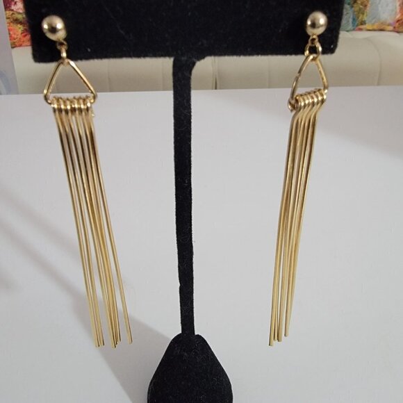❤️Long Metal Tassel Gold Tone Pierced Earrings NWT Retail $24 ❤️ - Picture 10 of 12